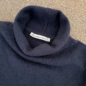 Abercrombie & Fitch NavyTurtleneck Sweater